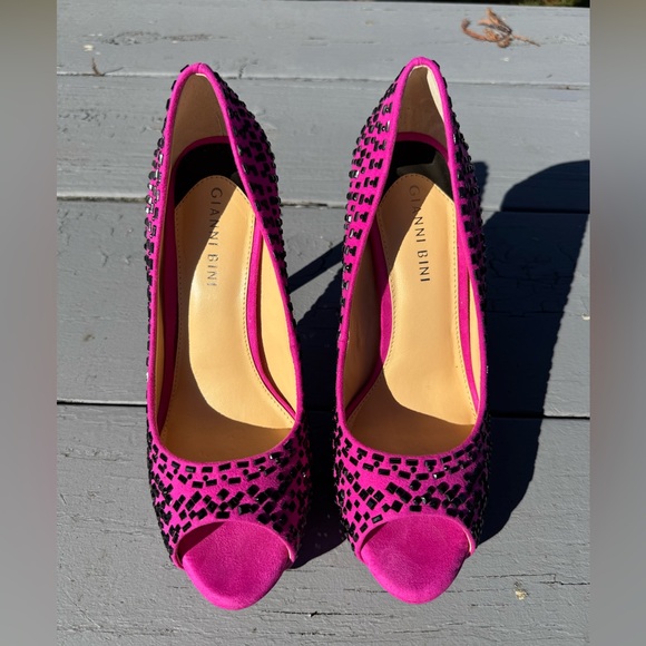 Gianni Bini Pink and Black Peep Toe Heels - Picture 3 of 11